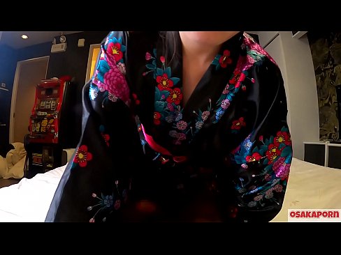 ❤️ Keçika ciwan a cosplay ji seksê hez dike ku bi orgazmê bi şûjinek di hespêk û blowjob de. Keçika Asyayî ya bi pisîka porî û bi cil û bergên kevneşopî yên Japonî di vîdyoya amator de ku masturbasyona bi pêlîstokên qijikê nîşan dide. Sakura 3 OSAKAPORN. ️ Porno li me ️❤